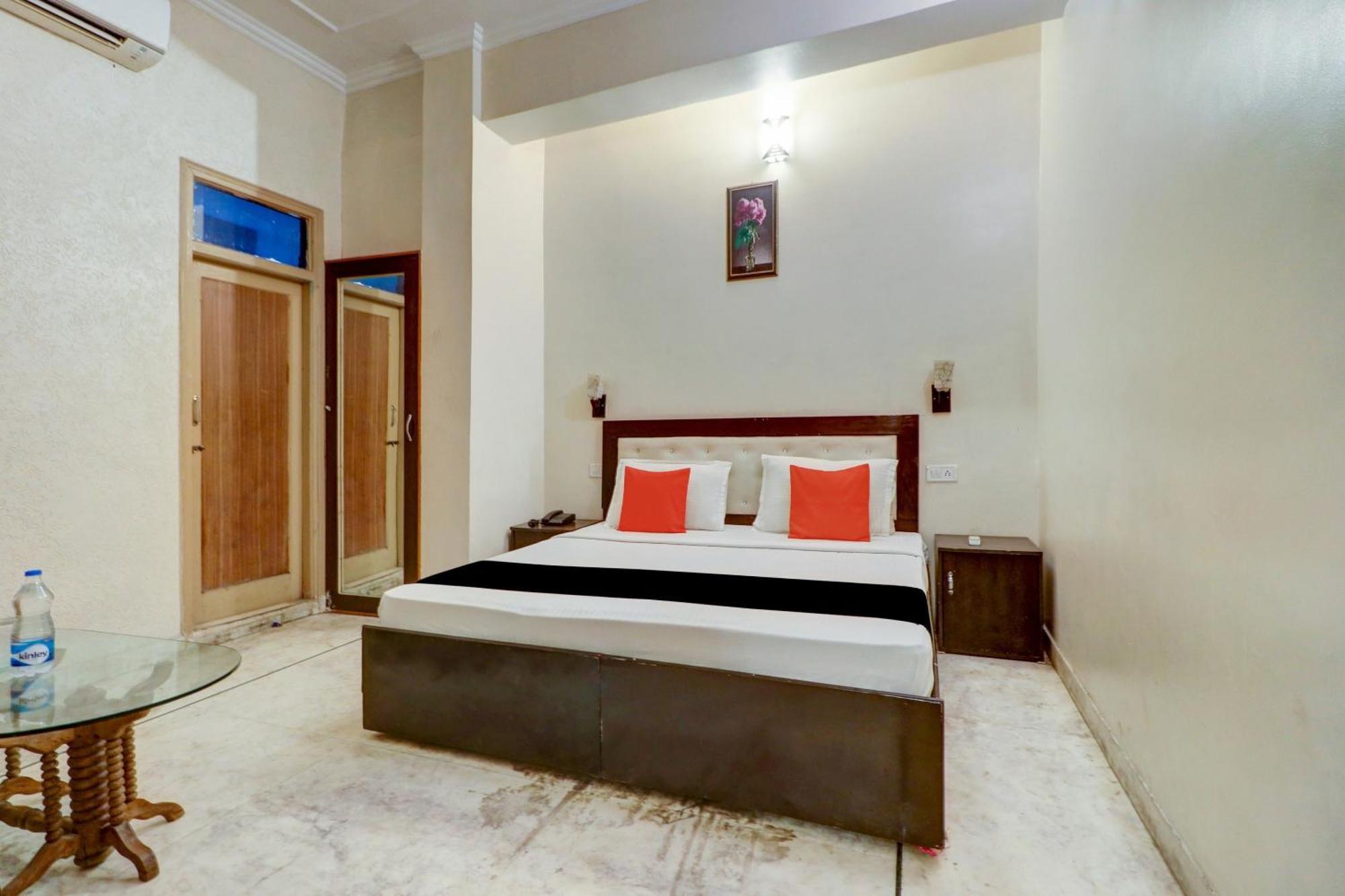 Capital O Divine Hotel Amritsar Exterior foto