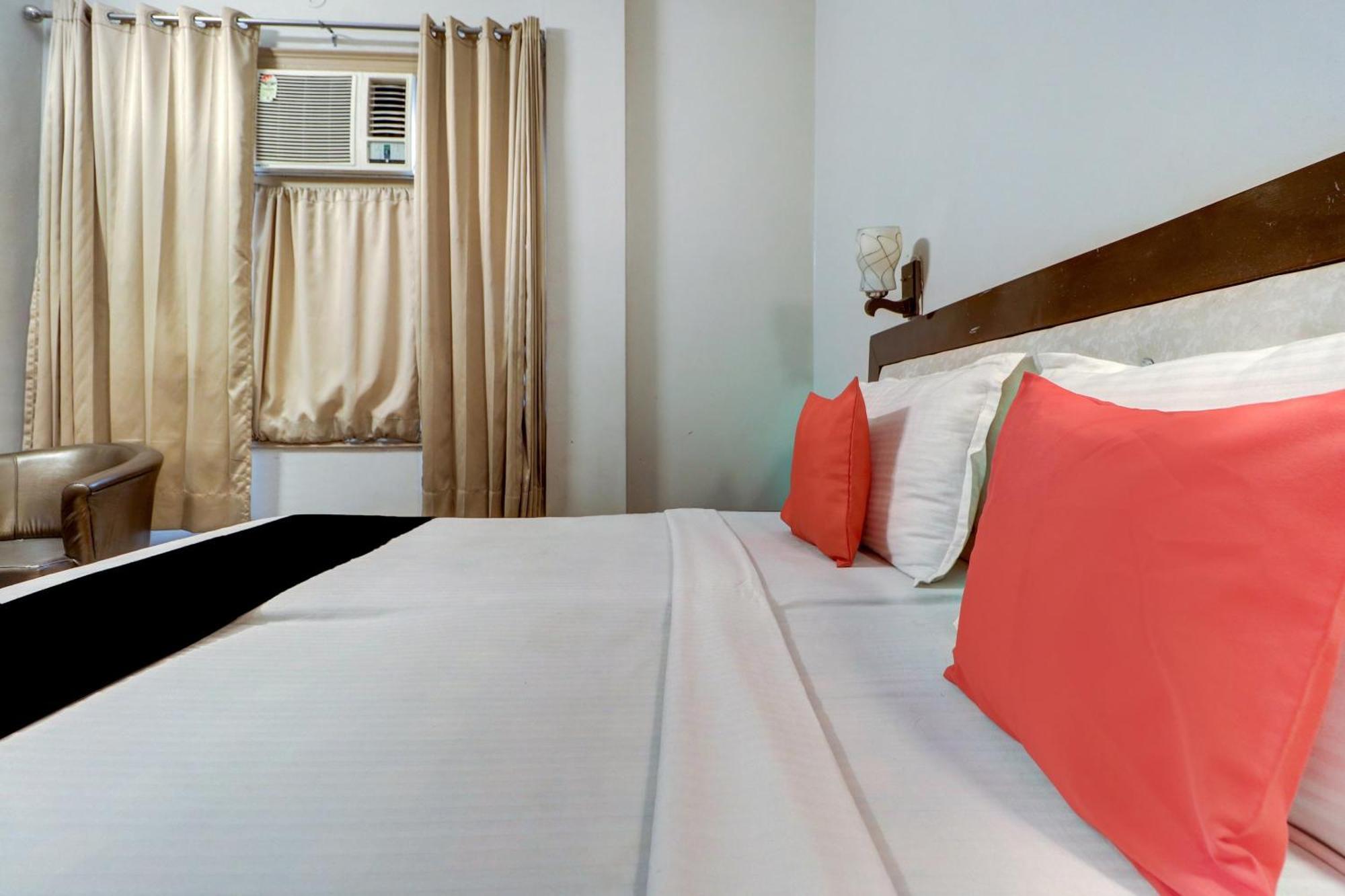 Capital O Divine Hotel Amritsar Exterior foto