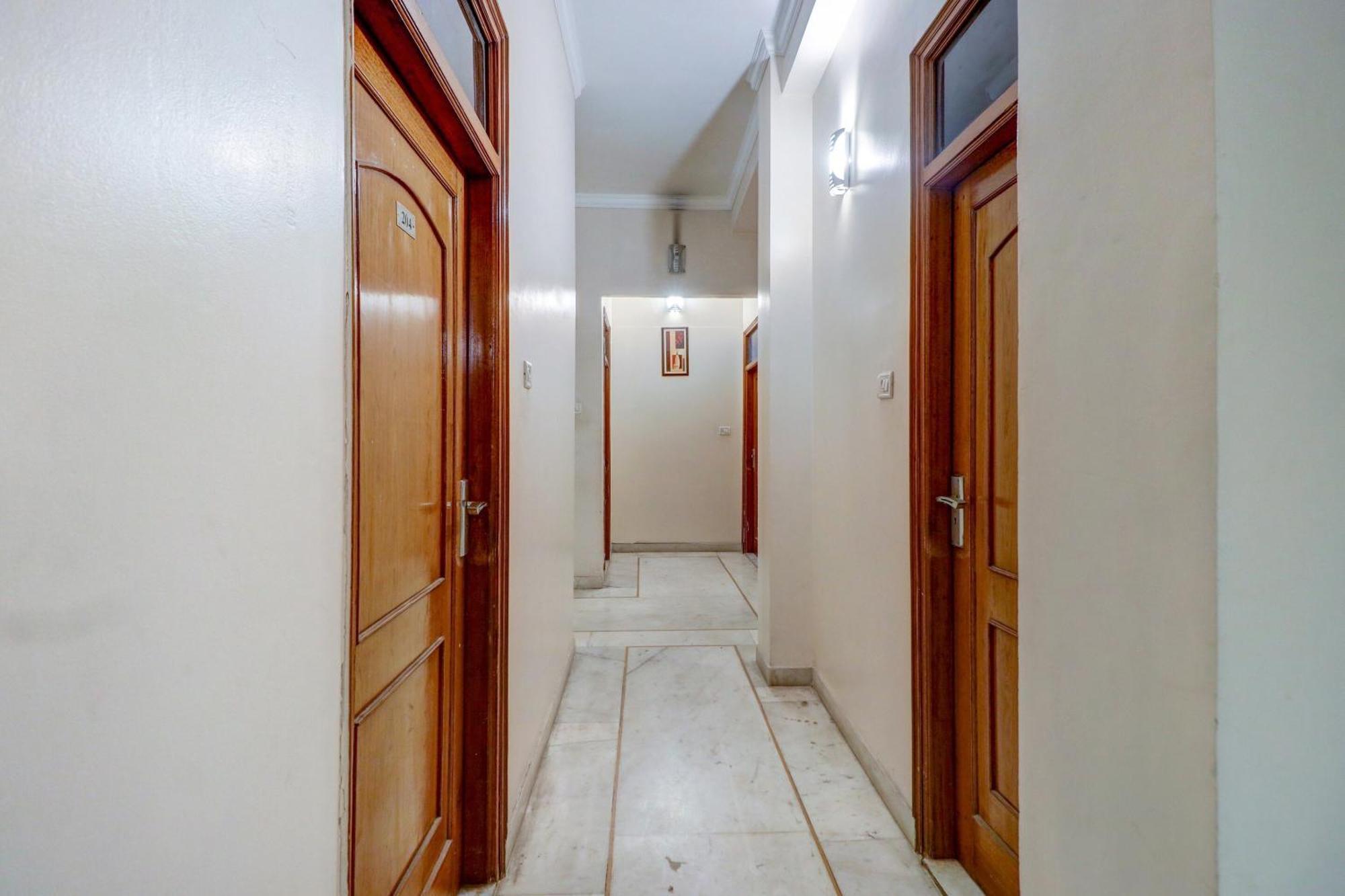Capital O Divine Hotel Amritsar Exterior foto